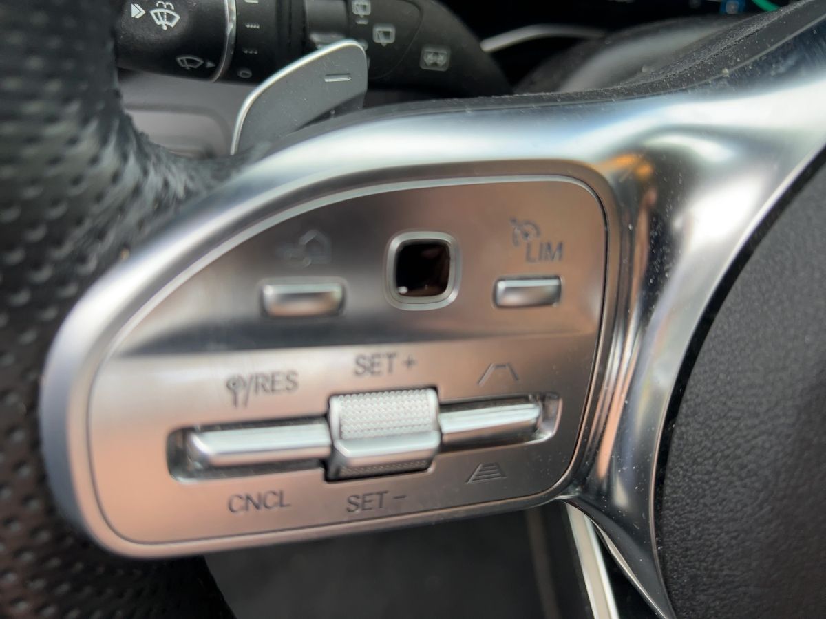 Mercedes-Benz GLC 300 e 4Matic AMG Line - Samsaru's Car Outlet