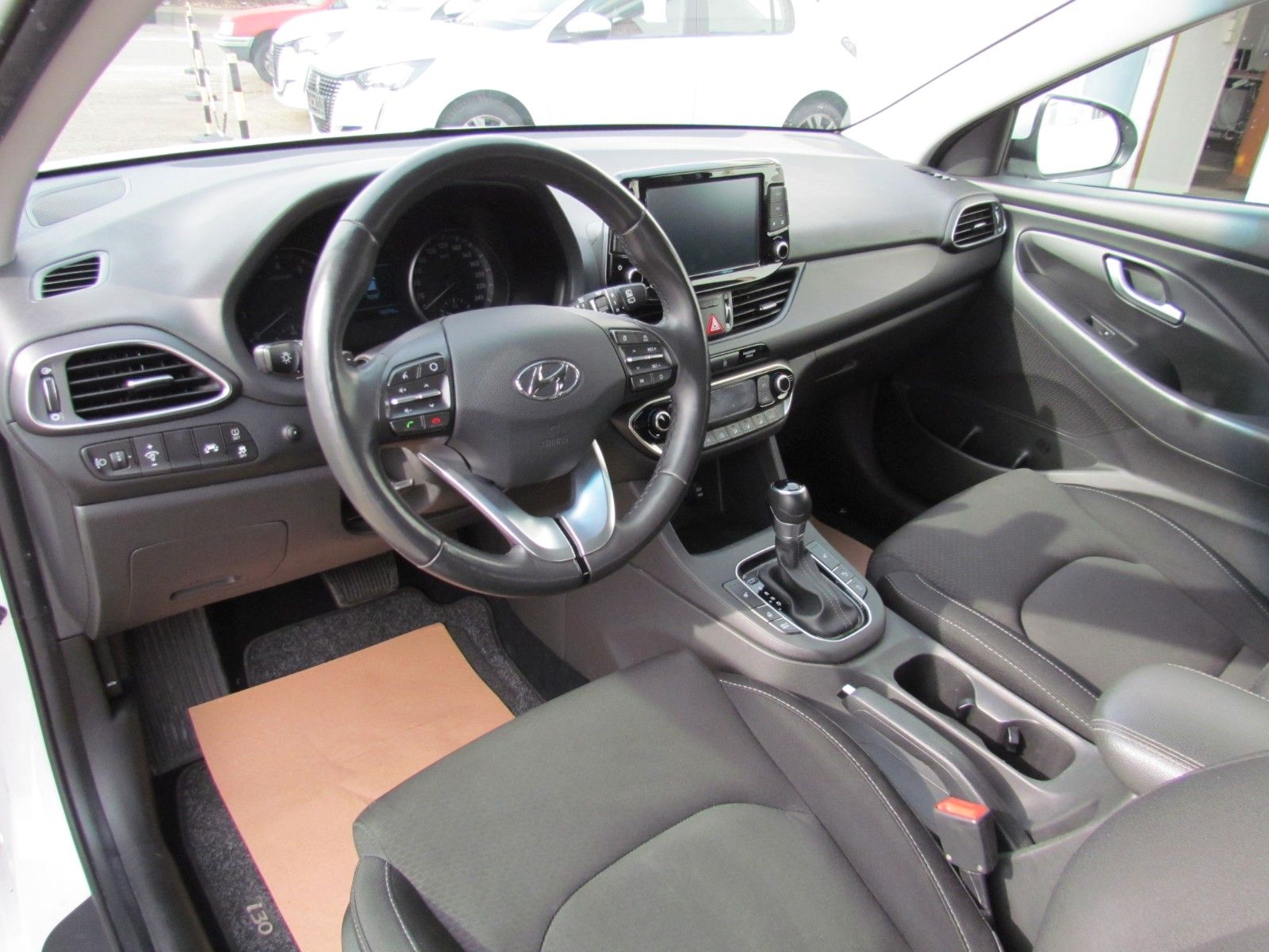 Hyundai i30 cw Trend - Samsaru's Car Outlet
