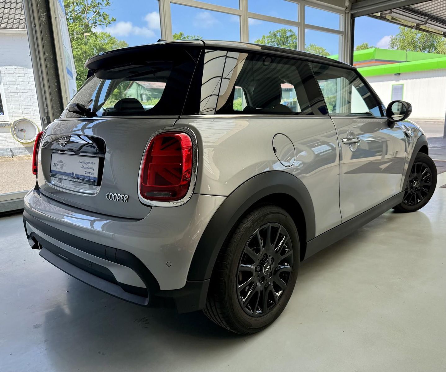 MINI Cooper Sport Resolute Edition - Samsaru's Car Outlet