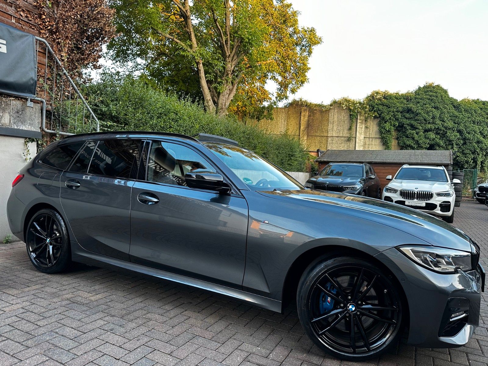 BMW 330e M Sport Shadow - Samsaru's Car Outlet