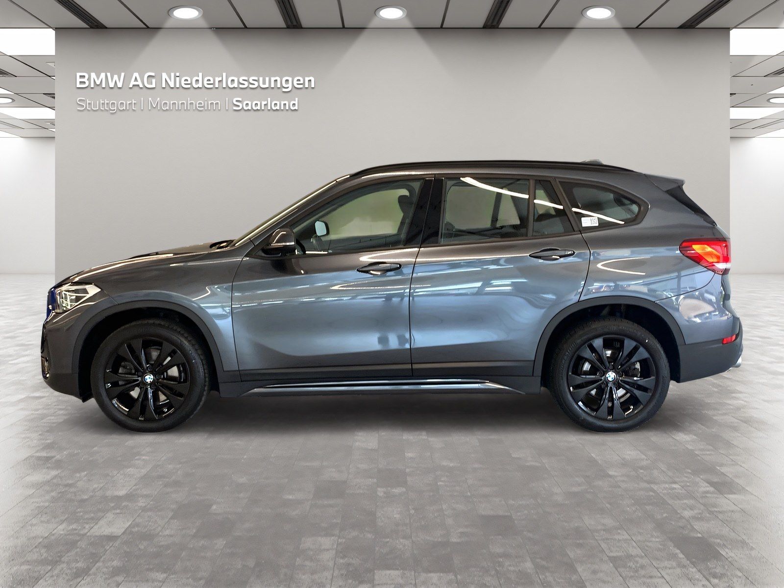 BMW X1 xDrive20d Sport Line - Samsaru's Car Outlet