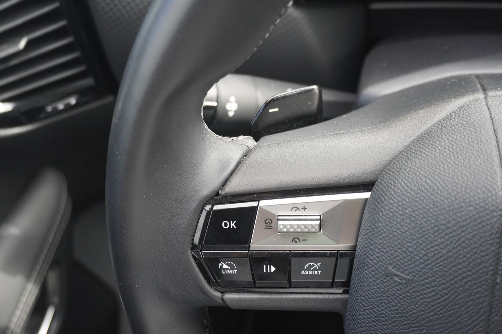 DS Automobiles DS4 PureTech130 Aut. Matrix ACC Navi 360° Pano