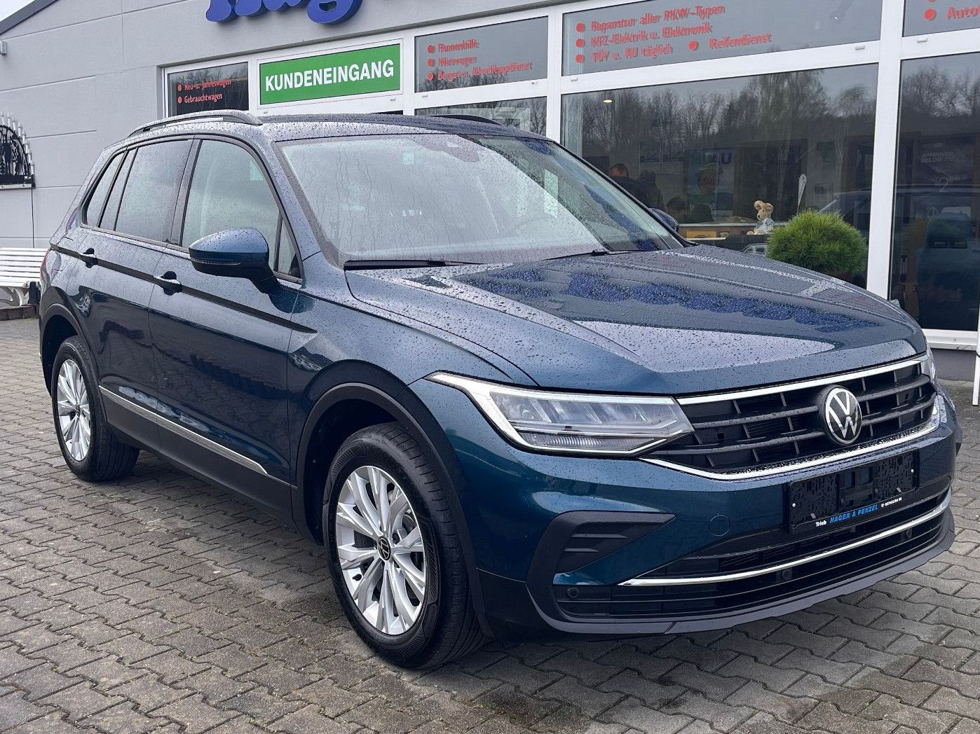 Volkswagen Tiguan Life - Samsaru's Car Outlet