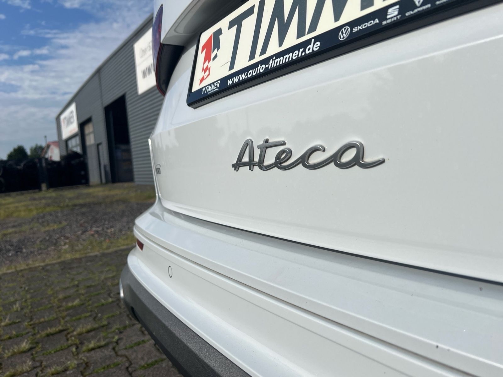Seat Ateca FR 1.5TSI 110kW (150PS)*DSG*AHK*PANO*NAVI*