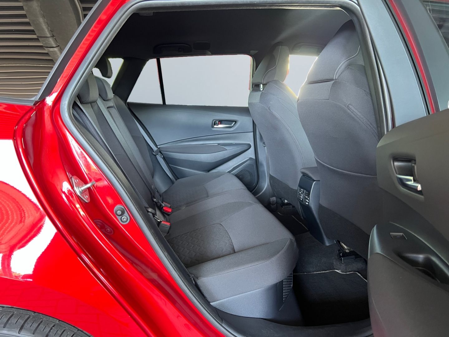Toyota Corolla 2.0 Hybrid TS - Samsaru's Car Outlet