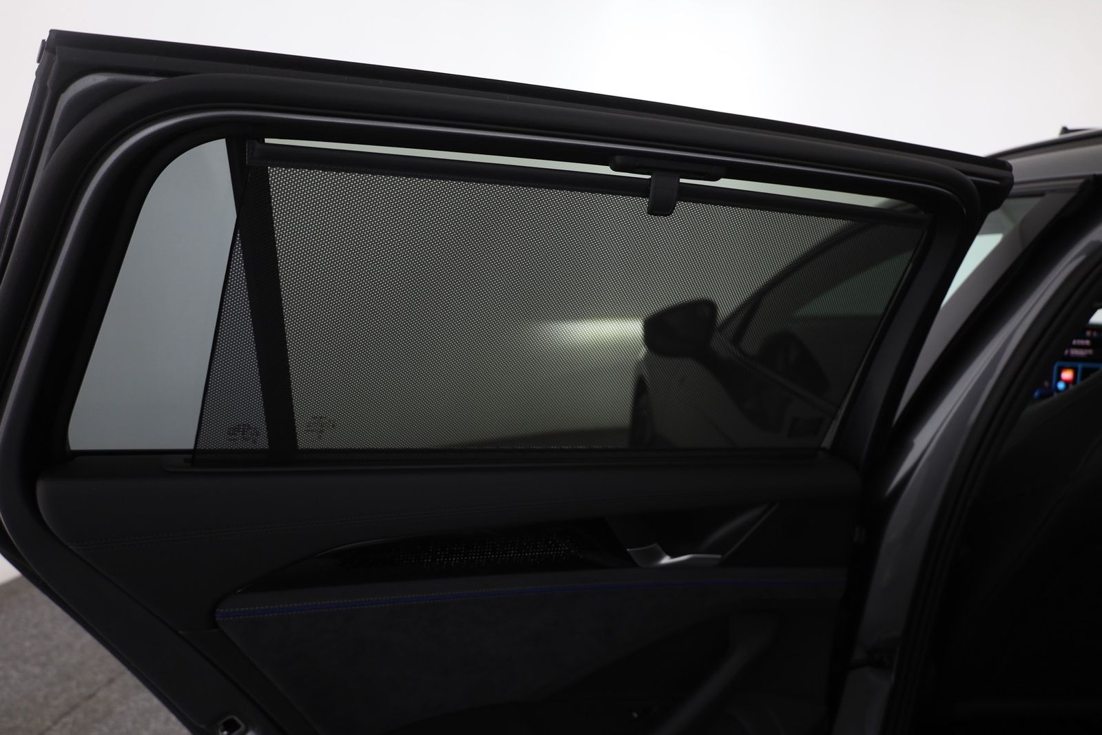 Volkswagen Passat Variant R-Line BlackStyle 2.0 TSI 4M DSG