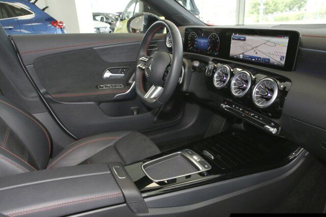 Mercedes-Benz CLA 220 4M Coupé AMG Line - Samsaru's Car Outlet