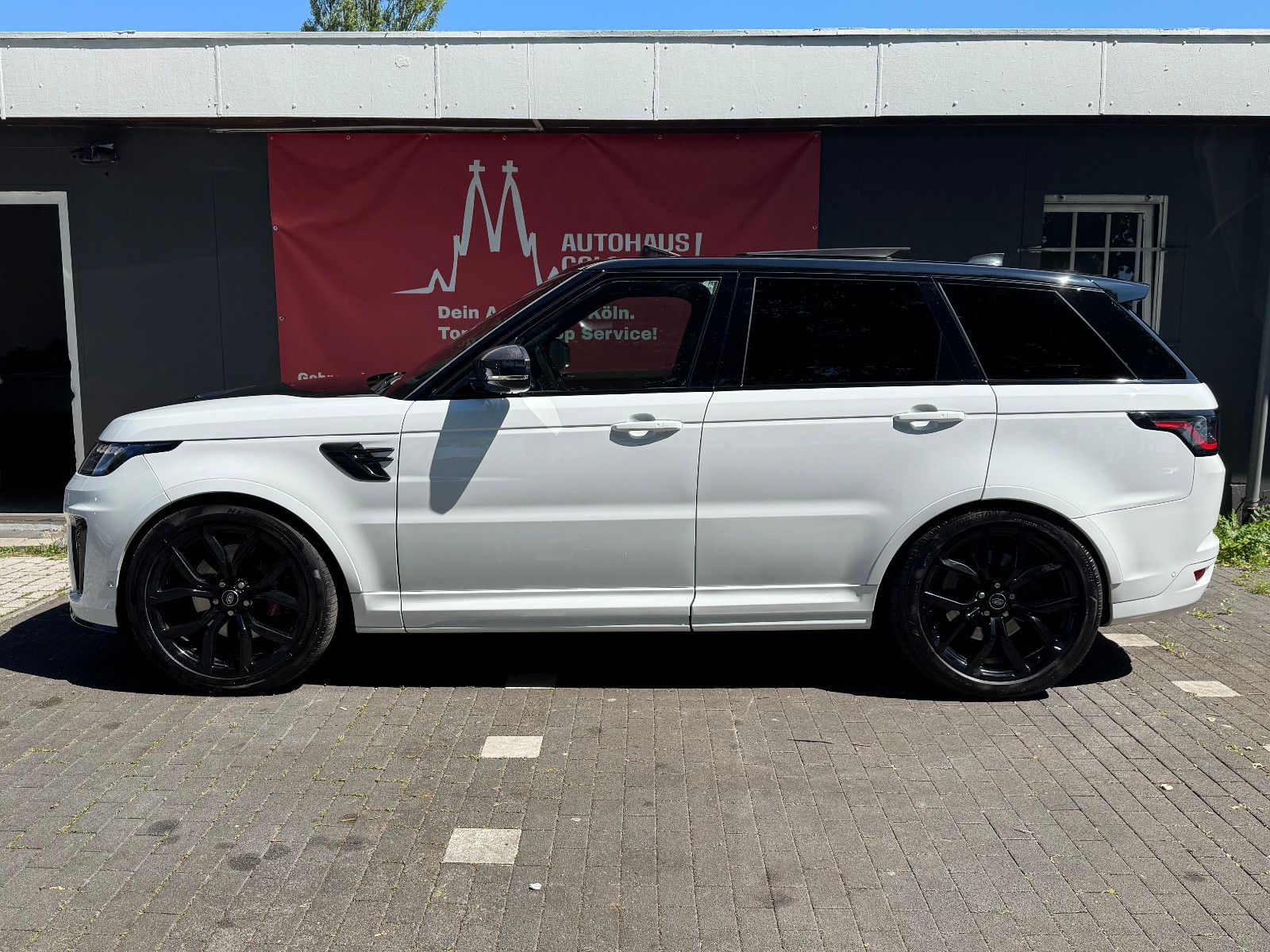 Range Rover Sport SVR - Samsaru's Car Outlet