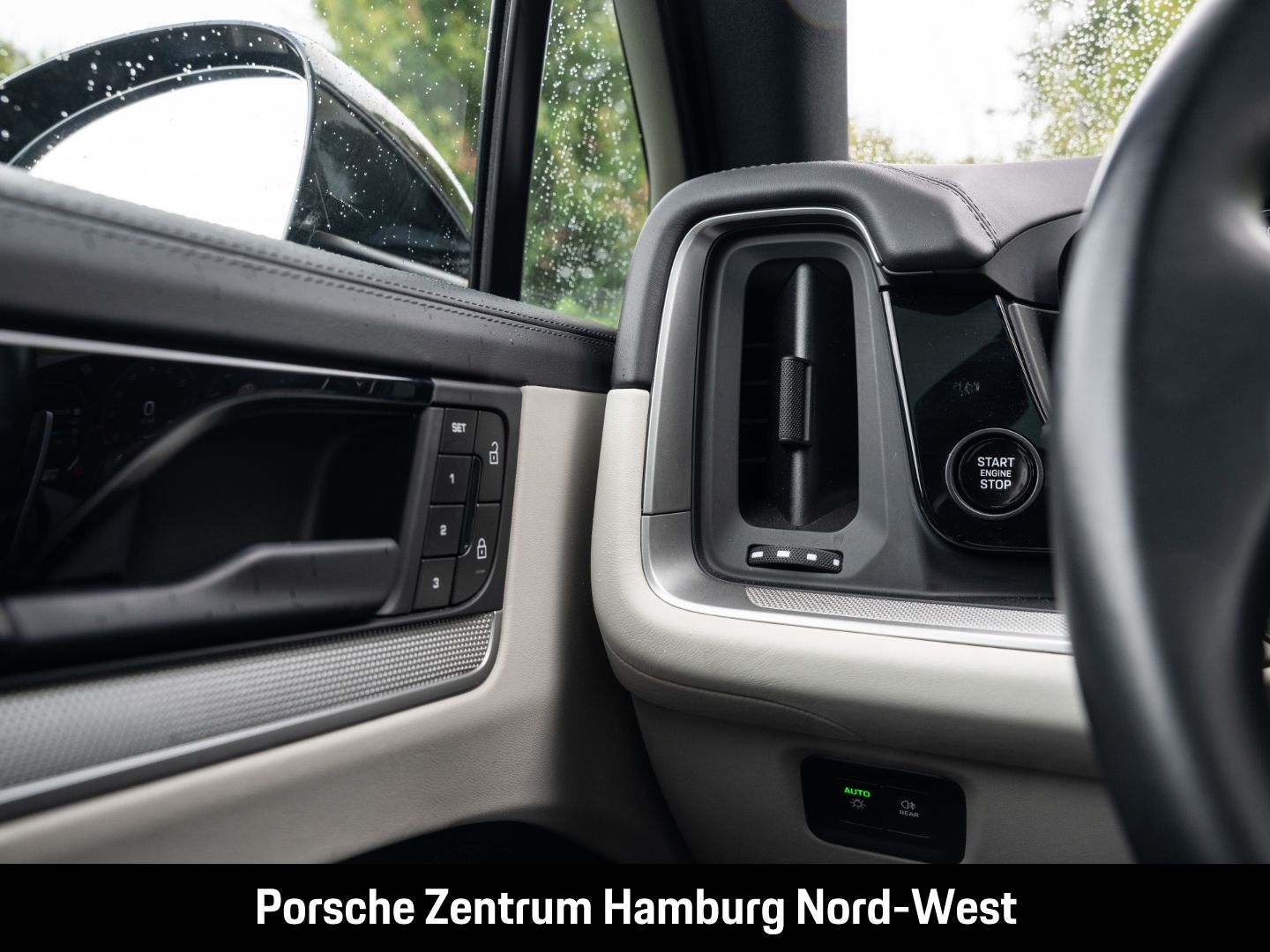 Porsche Cayenne E-Hybrid Panoramadach PASM BOSE InnoDr.