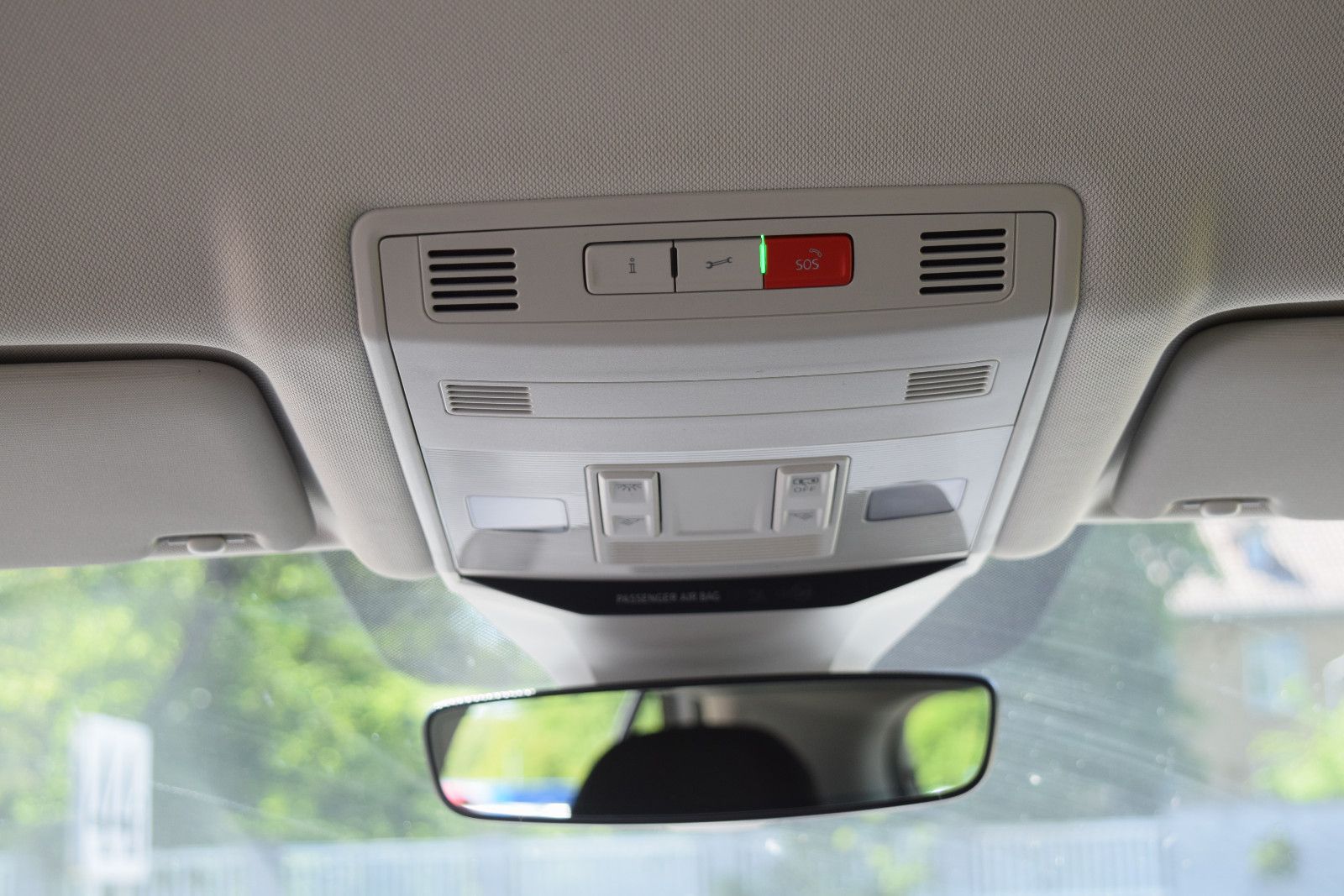 Volkswagen T-Roc Life - Samsaru's Car Outlet