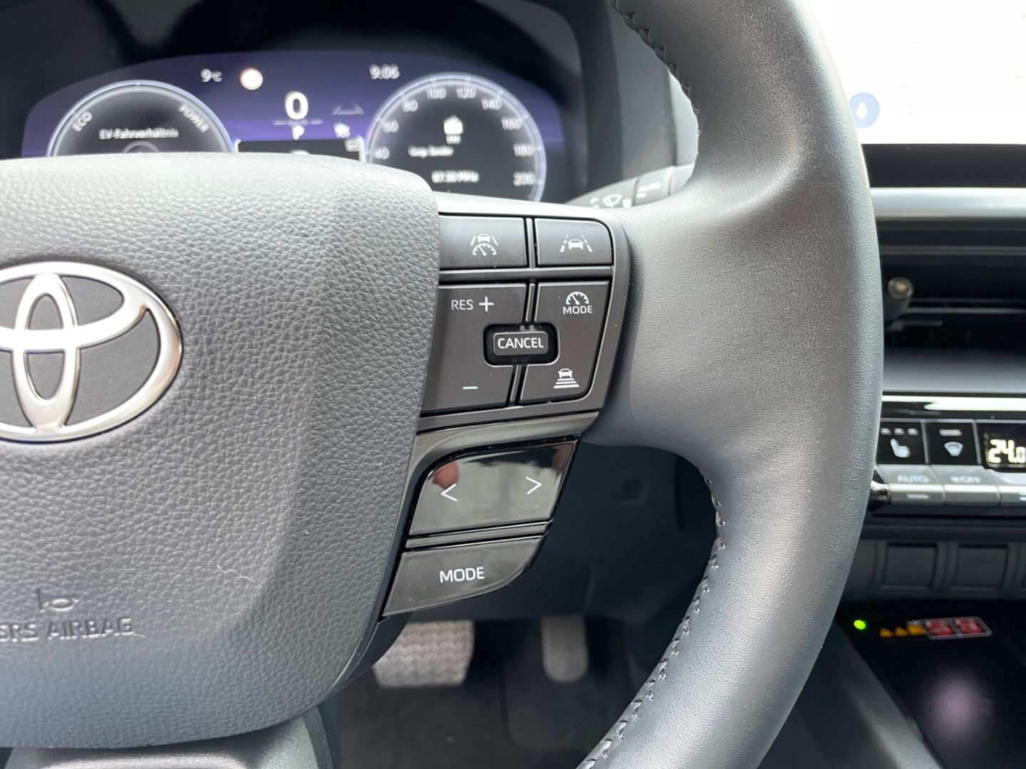 Toyota C-HR 1.8 Hybrid Team D *Navi*LED*CarPlay*el Heck