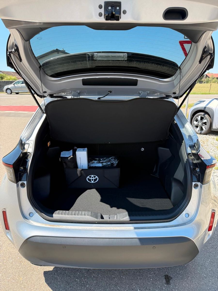 Toyota Yaris Cross Hybrid 4x4 Teamplayer *LED,Kamera*