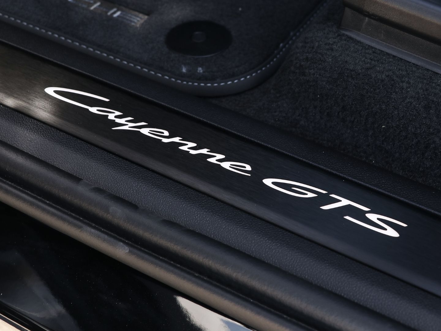 Porsche Cayenne GTS Coupe Burmester HA-Lenkung InnoDrive