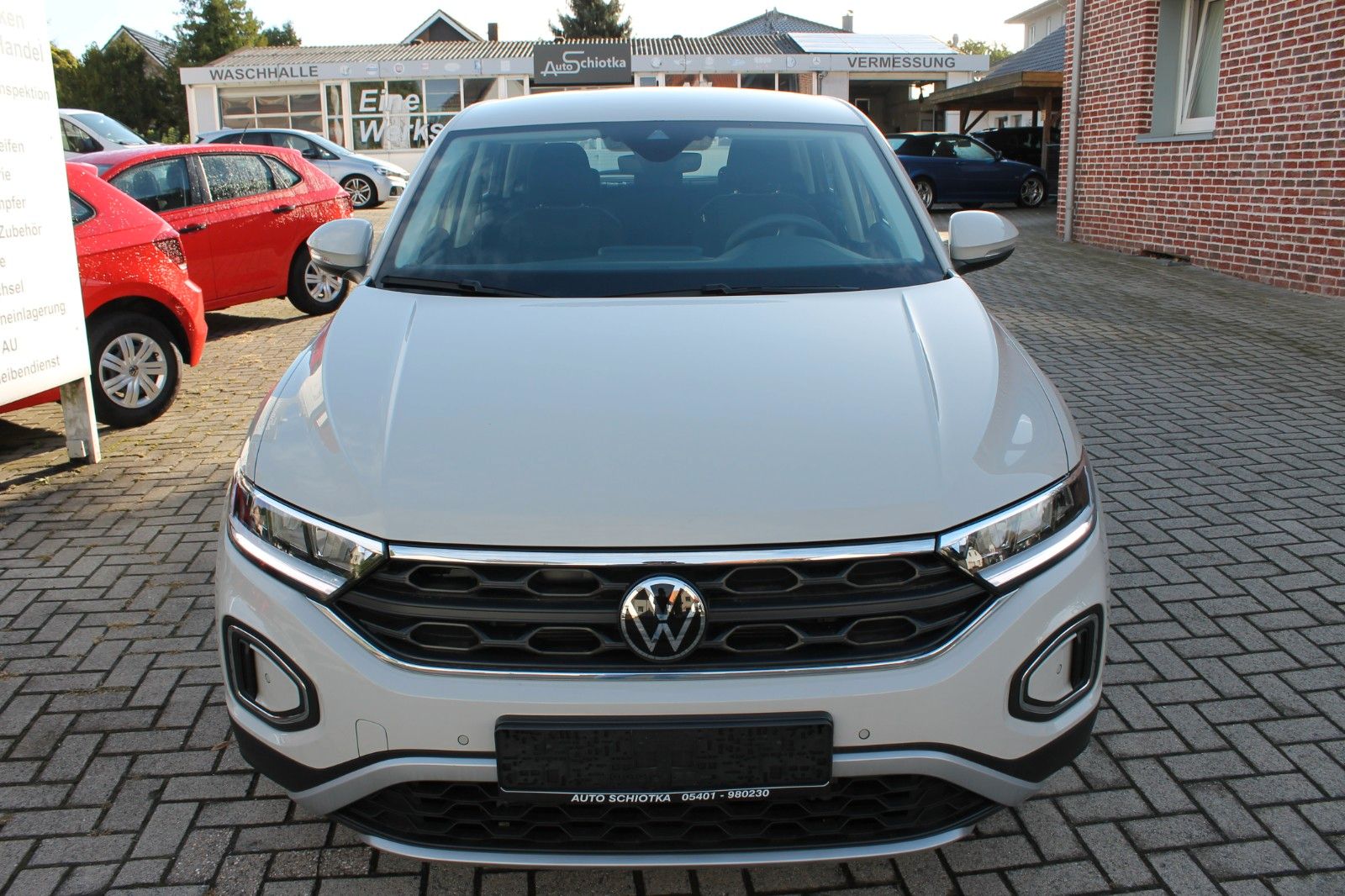 Volkswagen T-Roc 1.0 TSi - Samsaru's Car Outlet