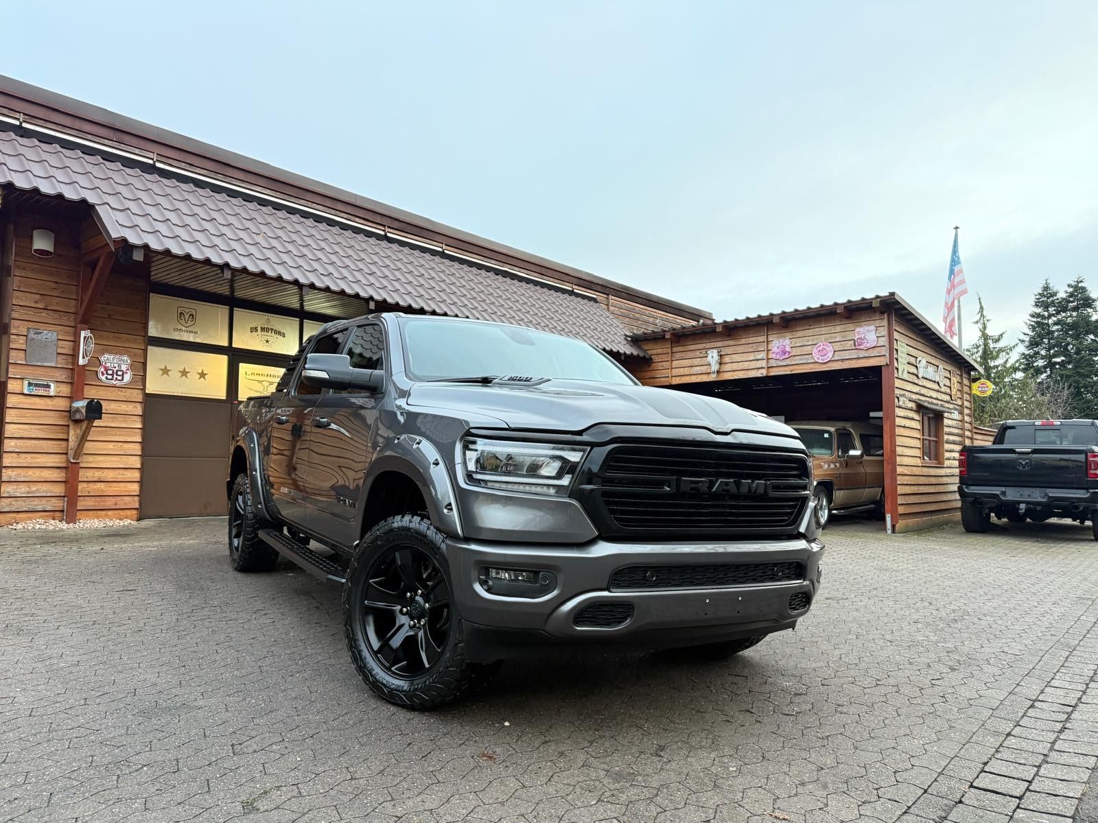 Dodge V8*4X4*AHK*NAVI*ROLLBAR*OFFROAD*LIFT*LED*SPORT*