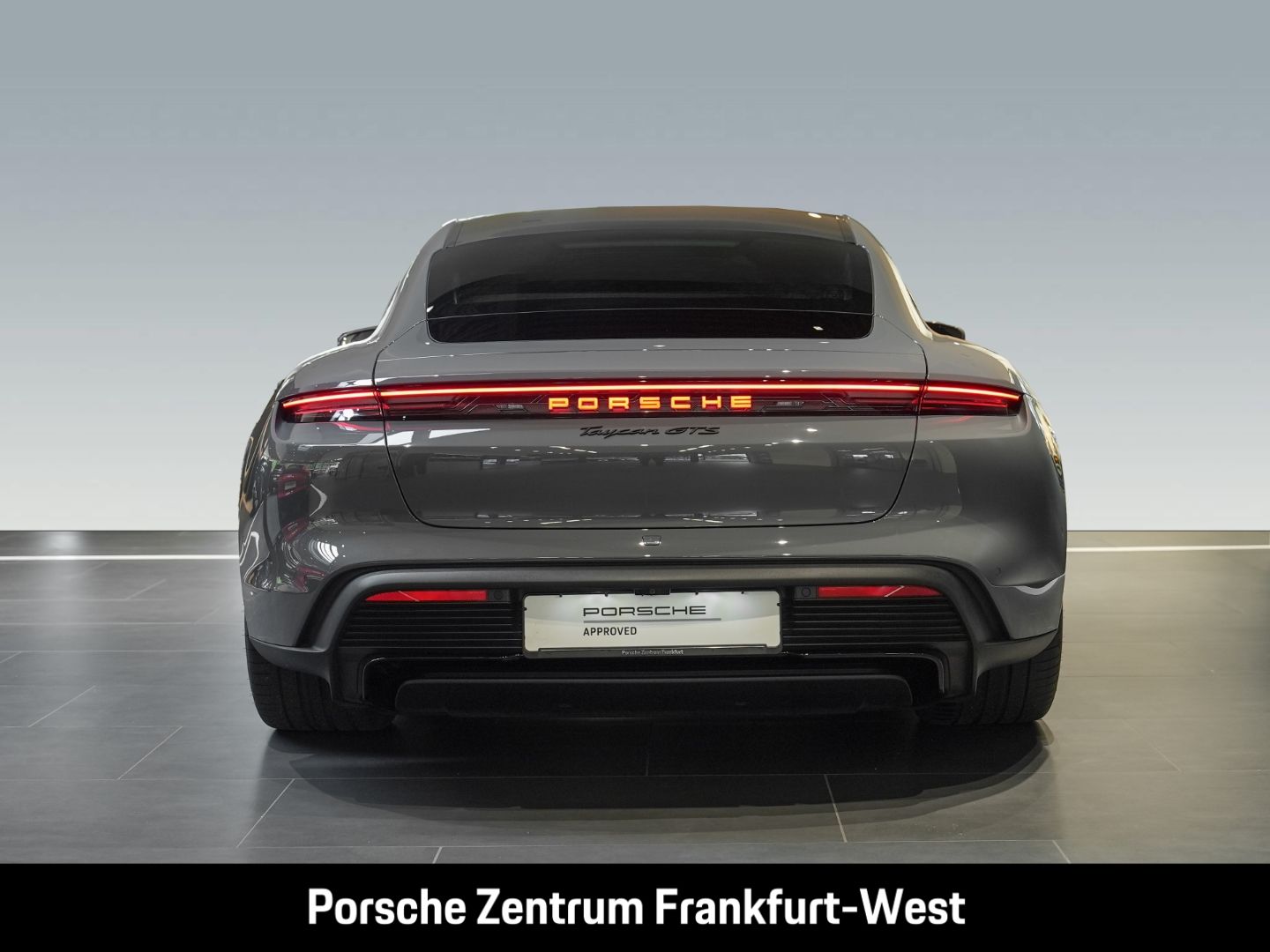 Porsche Taycan GTS Hinterachslenkung 21-Zoll Panoramadac