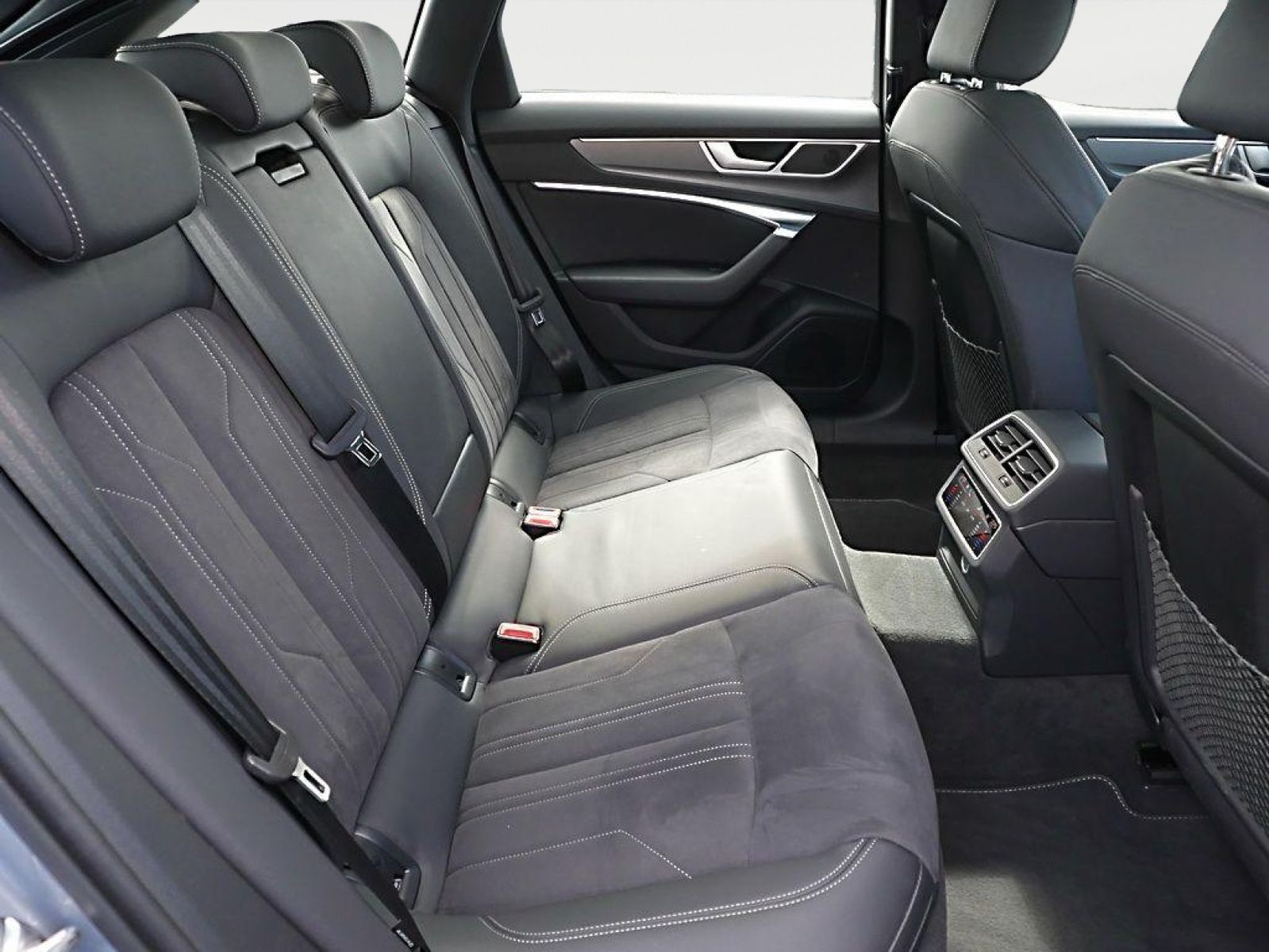 Audi A6 Avant 45 TDI quattro S Line - Samsaru's Car Outlet