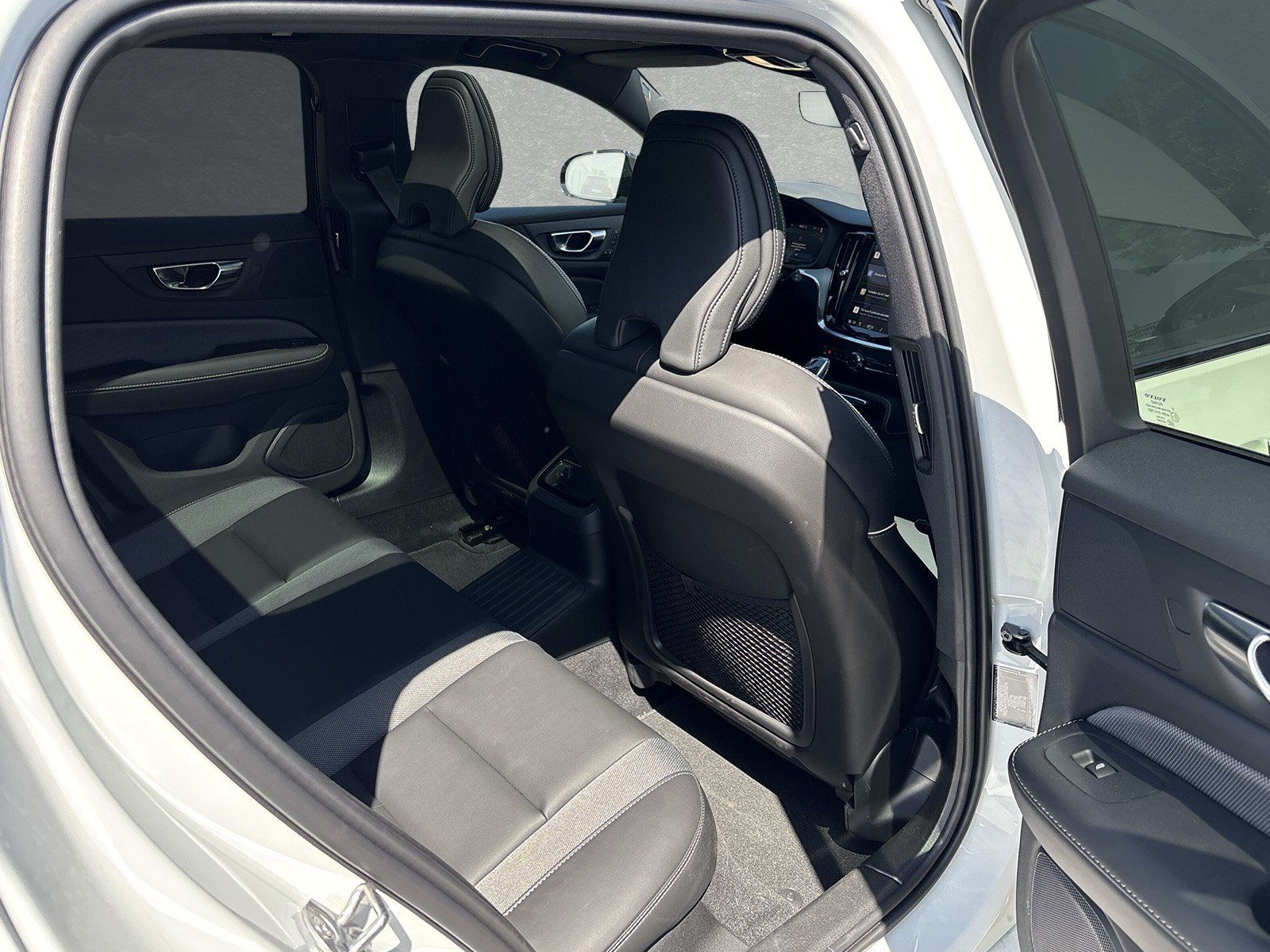 Volvo V60 T8 PHEV AWD Plus Dark *360° PANO BLIS HUD*