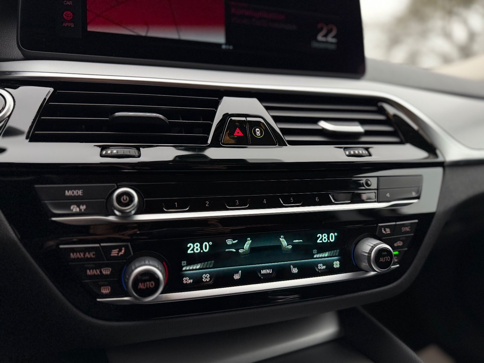 BMW 520D XDRIVE AUT.*LED*AHK*ACC*