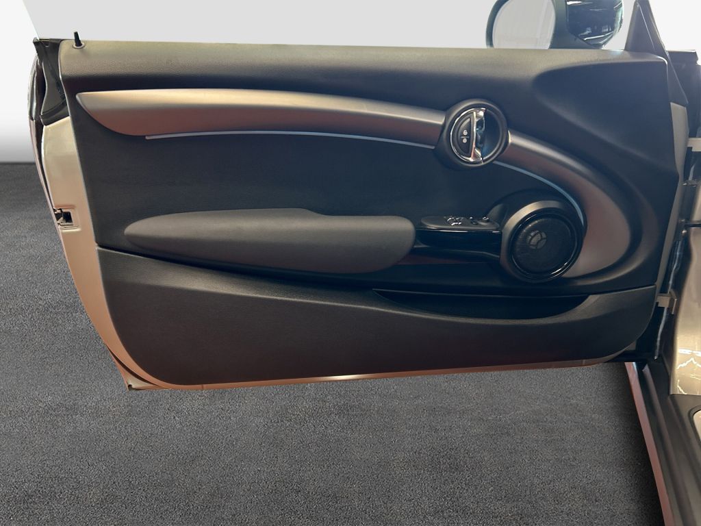 MINI Cooper SE MINI Yours Trim - Samsaru's Car Outlet