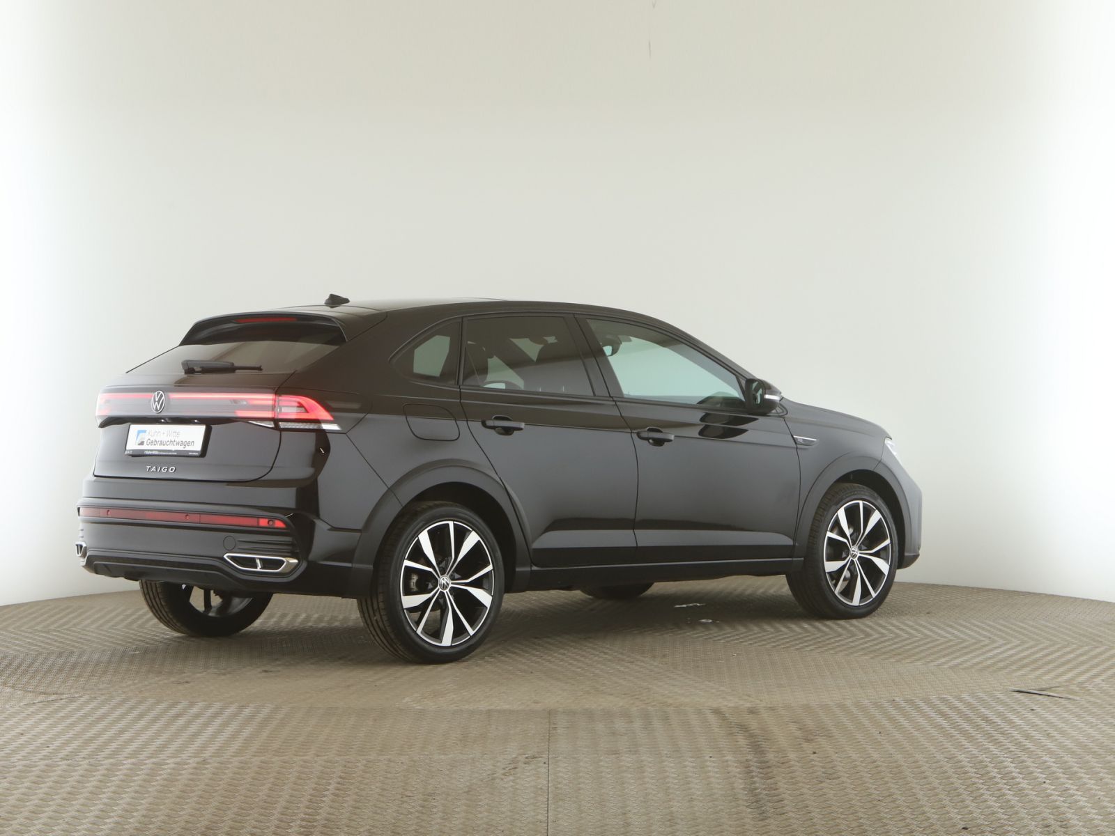 Volkswagen Taigo 1.0 TSI R-Line - Samsaru's Car Outlet