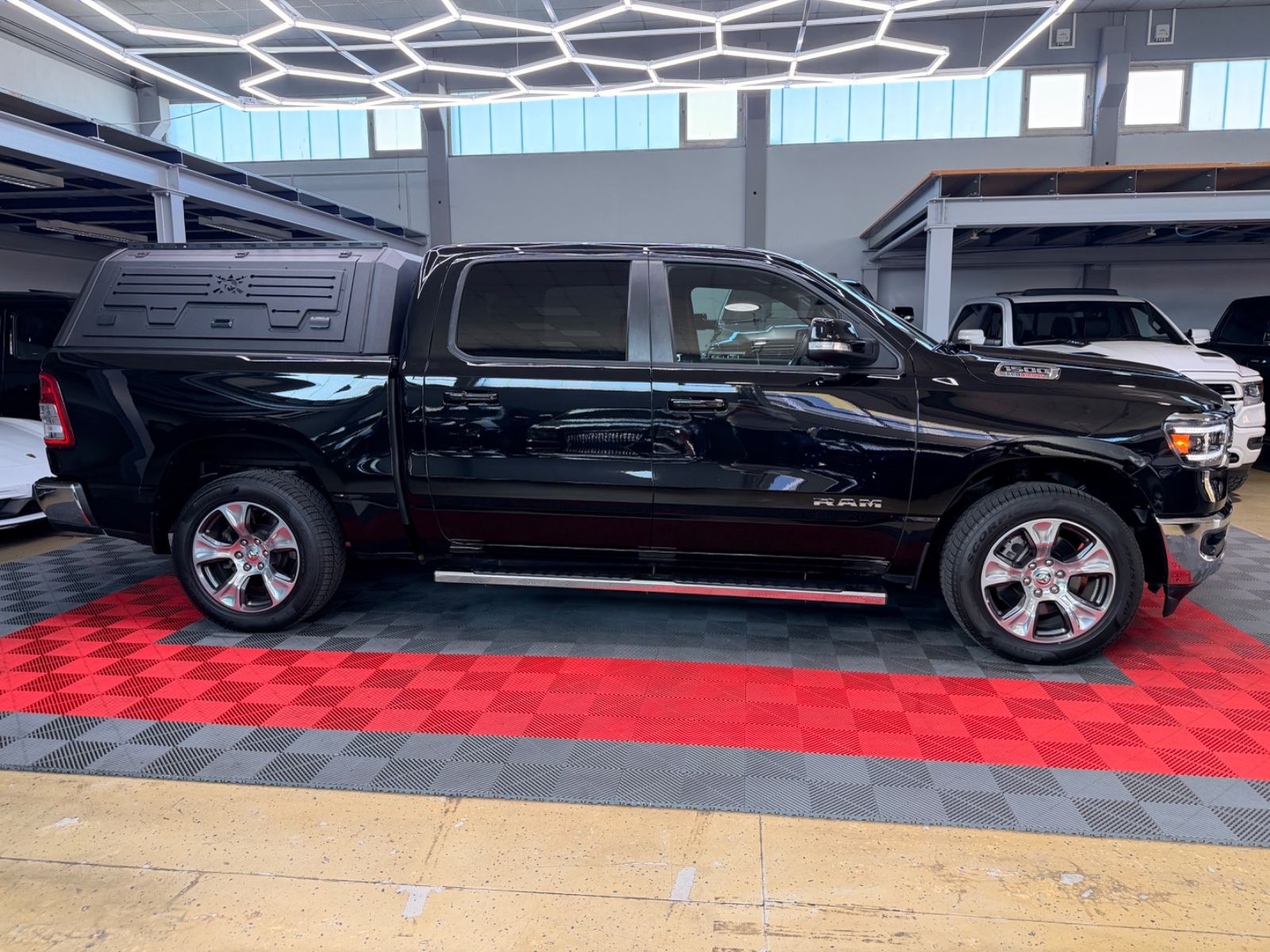 Dodge RAM 1500 3.0 EcoDiesel Bighorn Kamera Hardtop