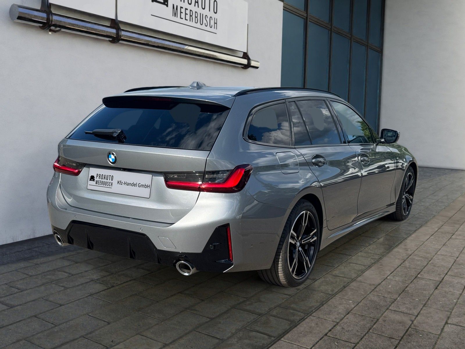 BMW 320d xDrive M Sport - Samsaru's Car Outlet