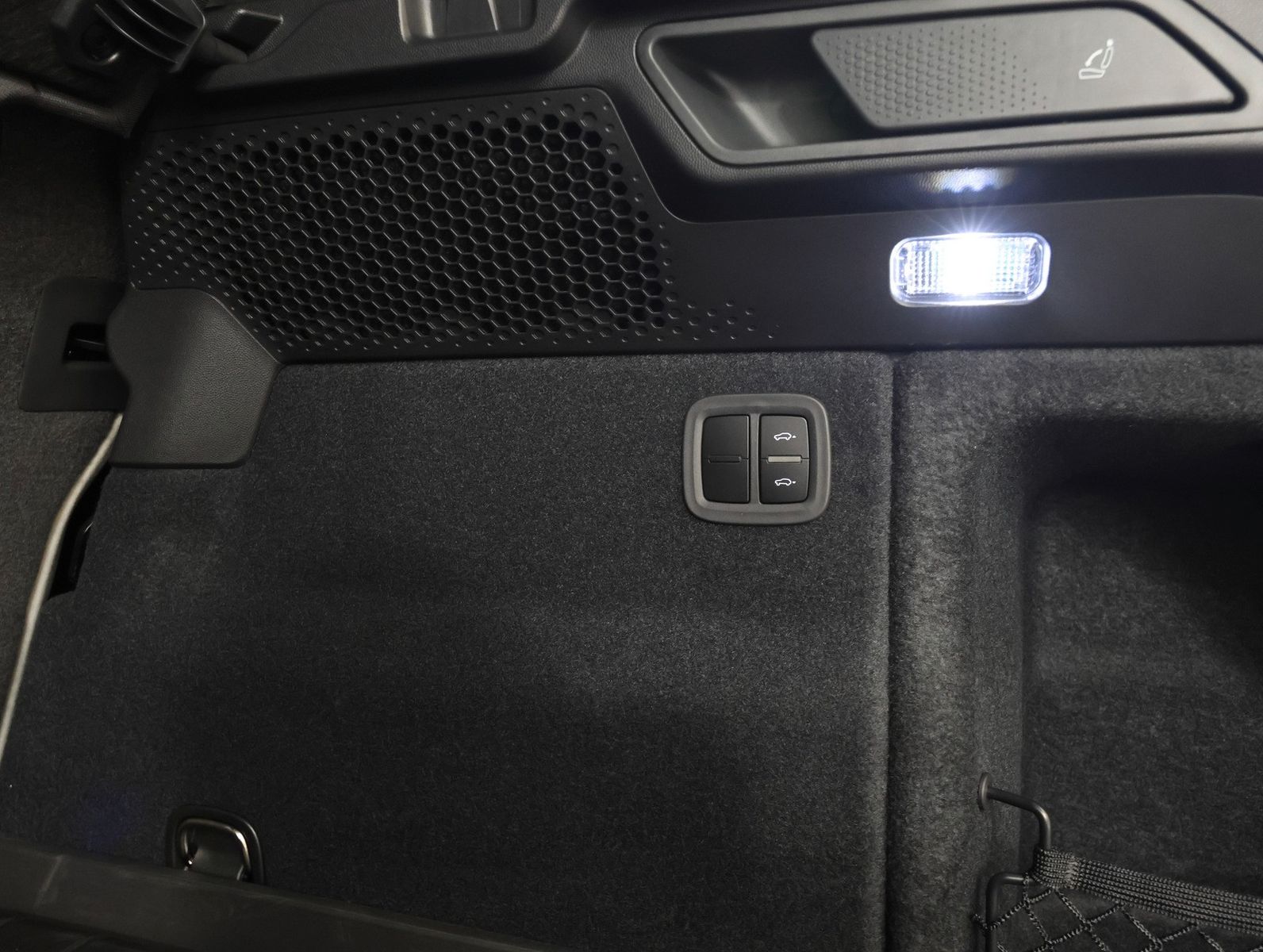 Porsche Macan Electric 4