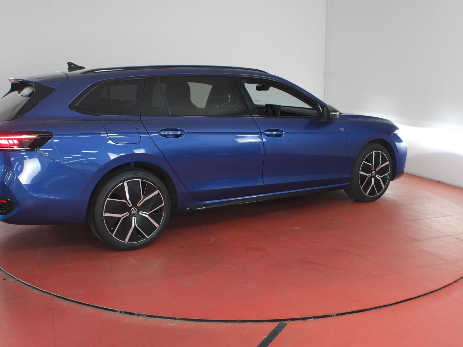 Volkswagen Passat Variant R-Line 1.5TSI e-Hybrid 398,-ohne