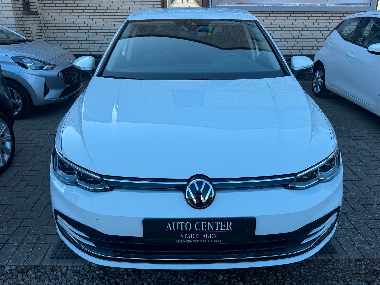 Volkswagen Golf VIII 1.5 TSI Active - Samsaru's Car Outlet
