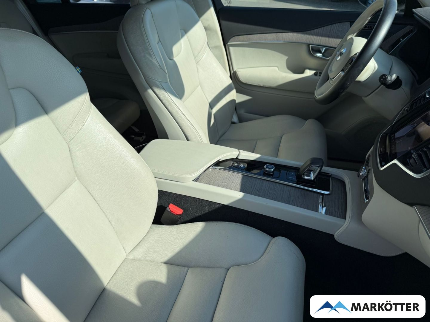 Volvo XC90 B5 AWD Ultimate Dark 7-Sitz. AHK/ACC/360°