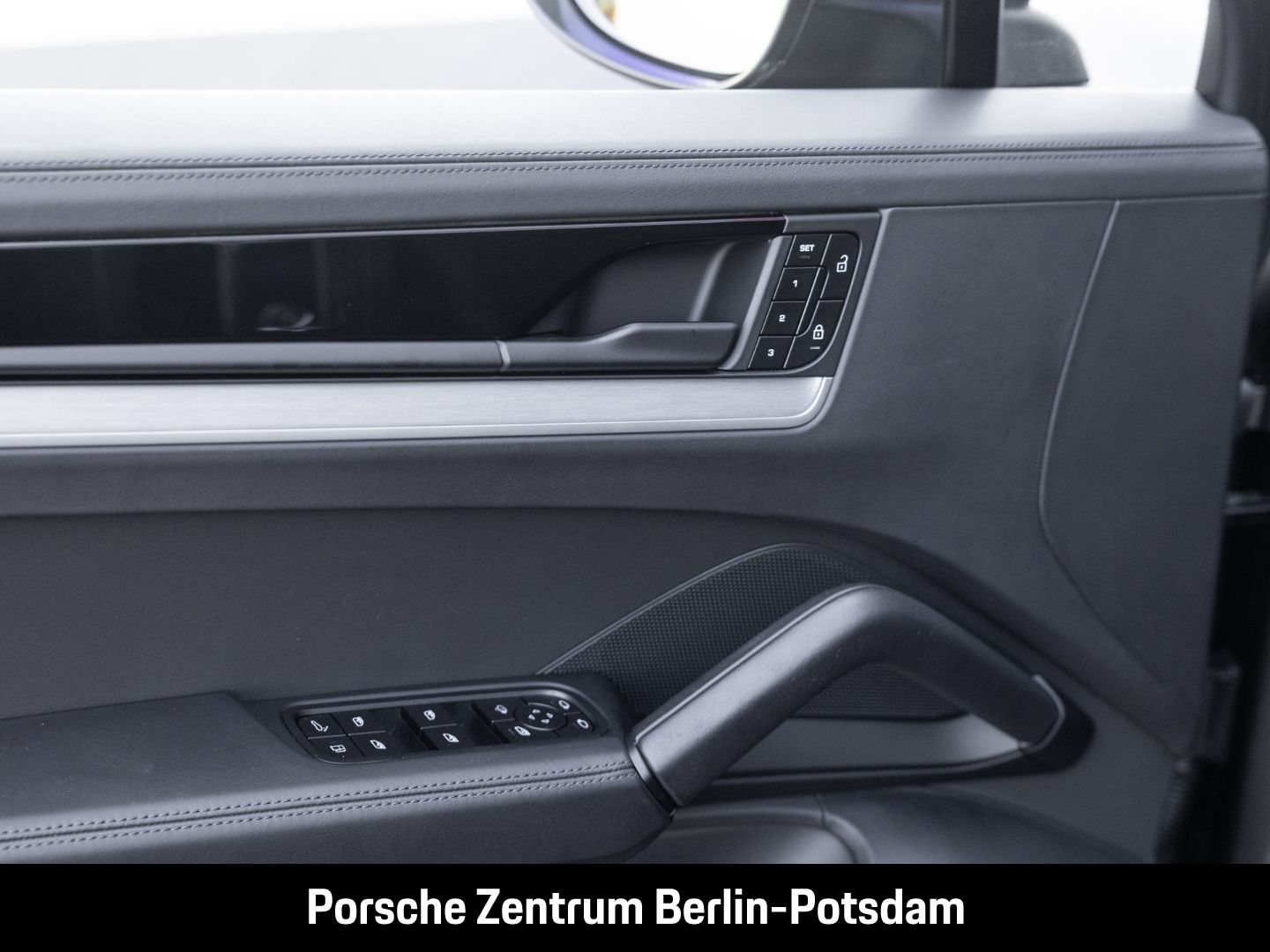 Porsche Cayenne E-Hybrid BOSE Luftfederung Panoramadach