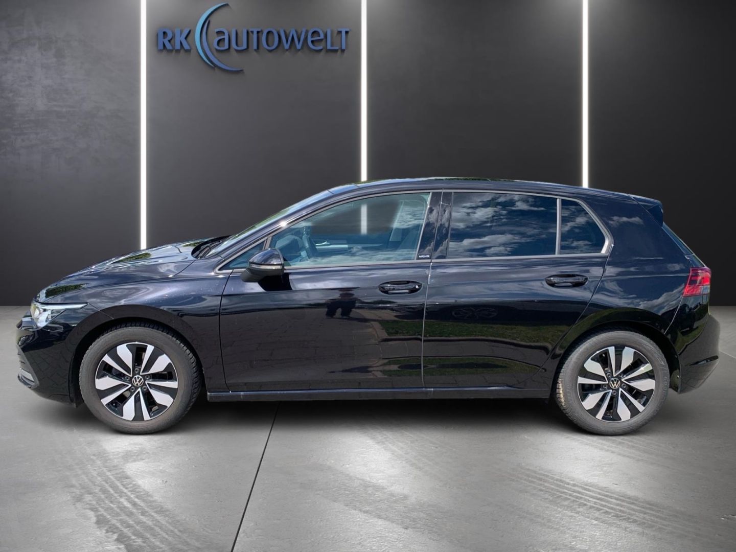 Volkswagen Golf 8 VIII Move 2.0 TDI - Samsaru's Car Outlet