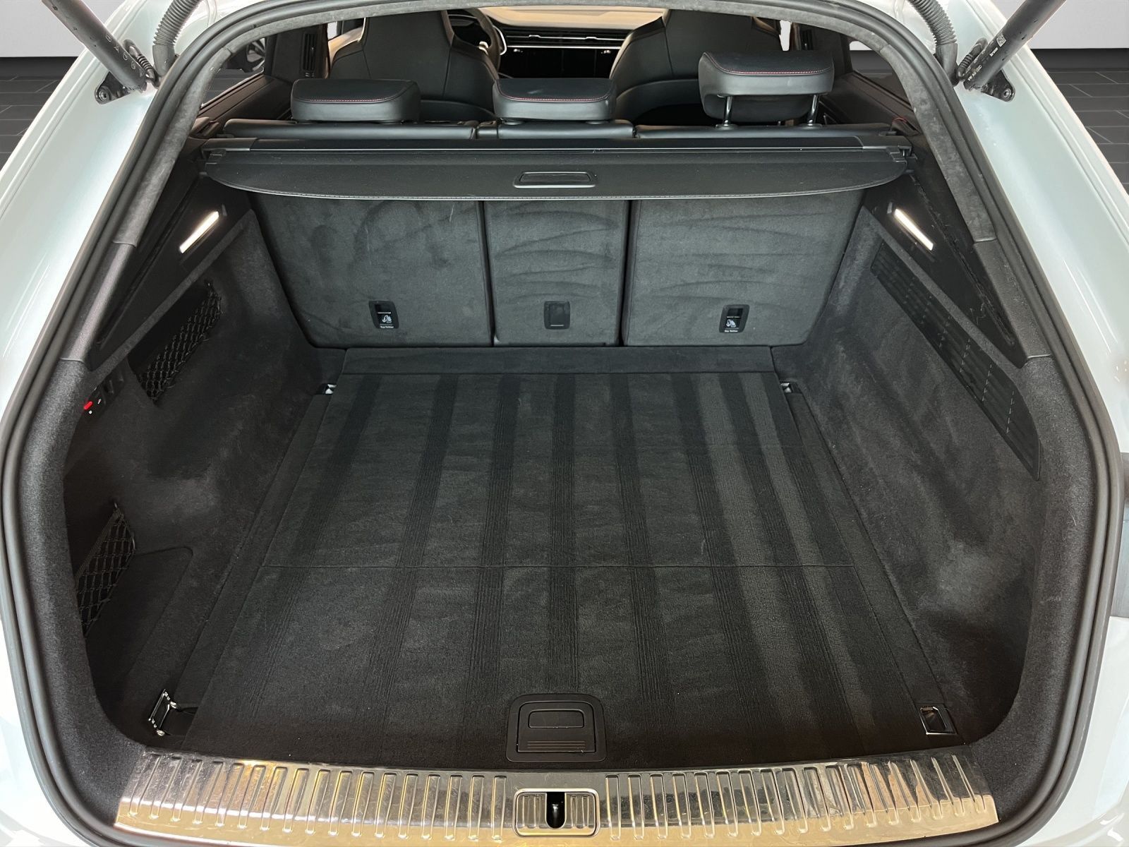 Audi RS Q8 quattro Mtrx.HUD,Keramik,Pano,AHK,Standhz.