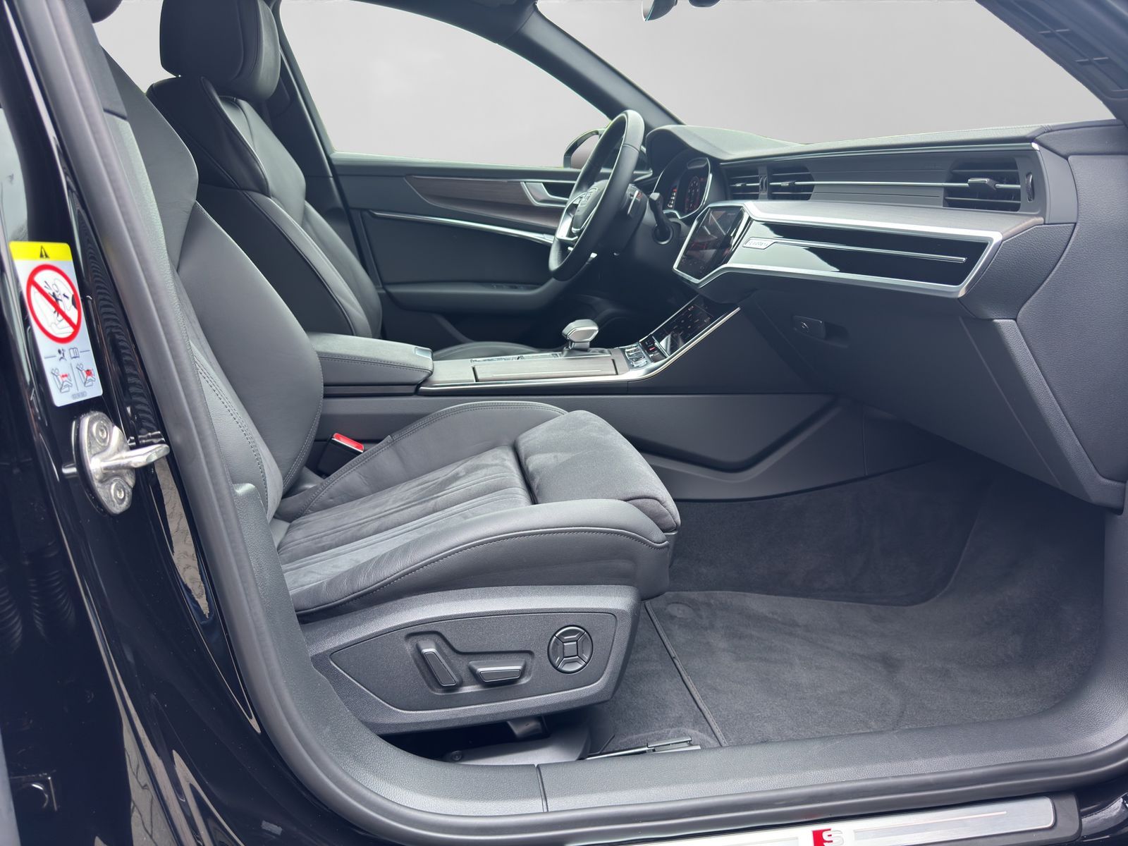 Audi A6 Limousine 45 2.0 TFSI quattro S line - Samsaru's Car Outlet