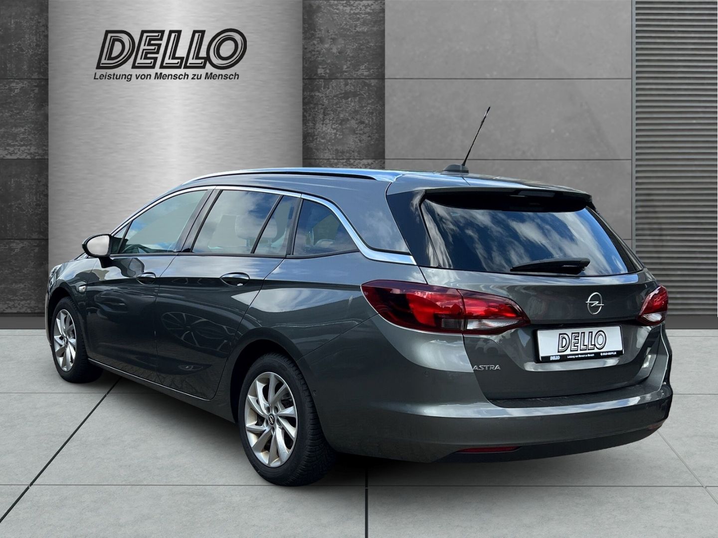 Opel Astra Sports Tourer Business 1.4T - Samsaru's Car Outlet