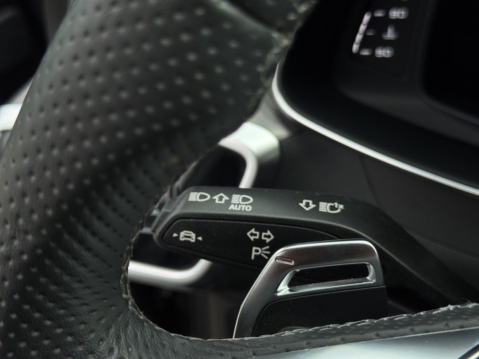 Audi RS 6 Avant 4.0 TFSI quattro LED/LEDER/HUD/AIR SU