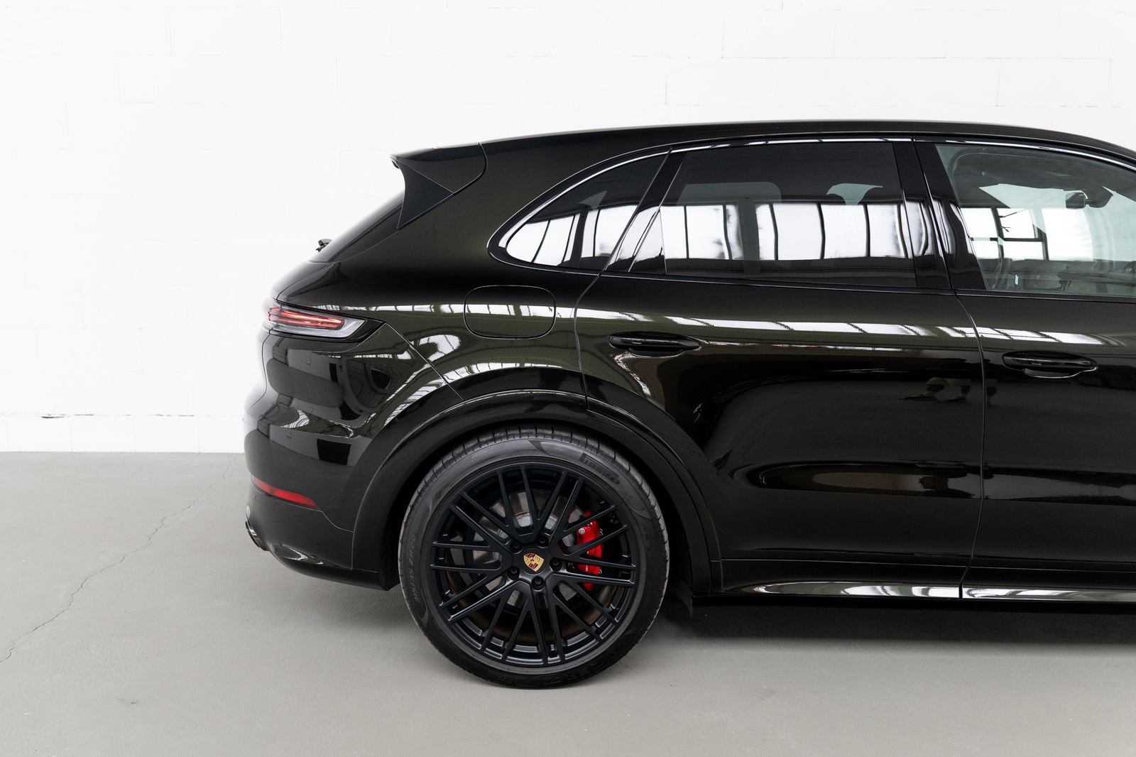 Porsche Cayenne S E-Hybrid I PTS Dunkeloliv I Burmester