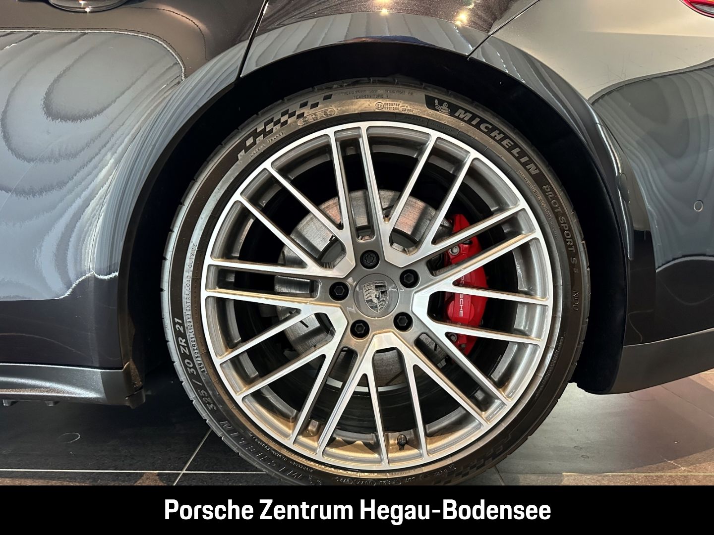 Porsche Panamera Turbo E-Hybrid/Active Ride/Sportabgasan