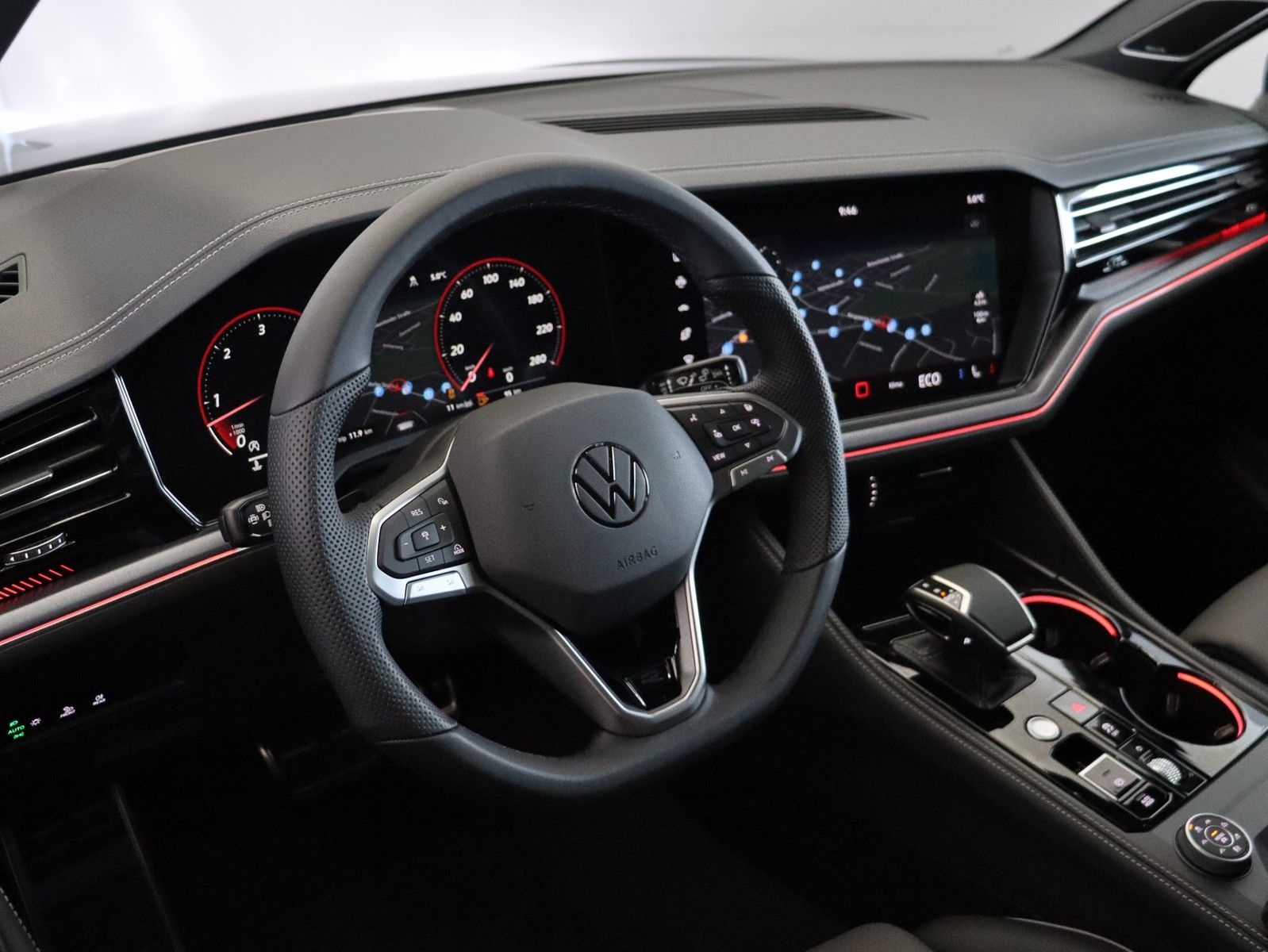 Volkswagen TOUAREG R-Line TDI+AHK+PANO+DYNA+BLACKSTYL+LUFT