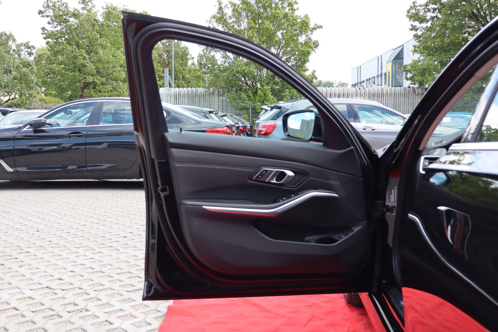 BMW 320 d Luxury Line - Samsaru's Car Outlet