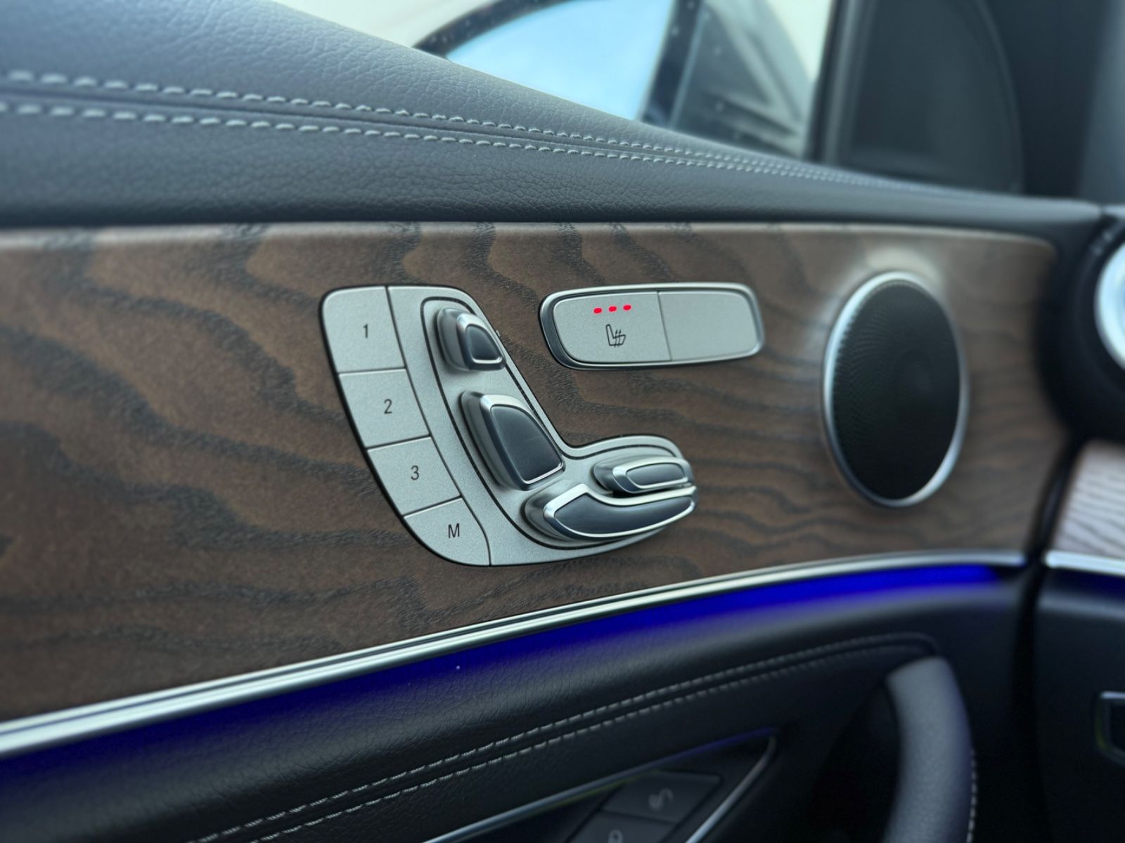Mercedes-Benz E 300e AMG-Paket - Samsaru's Car Outlet