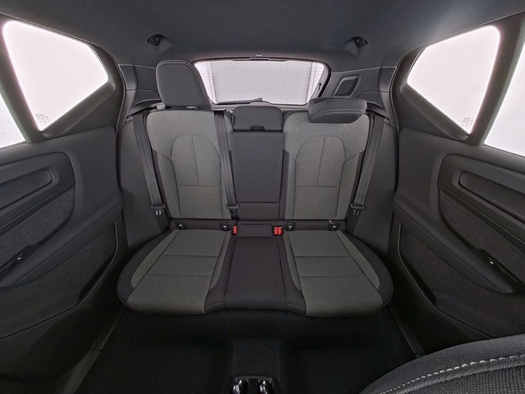 Volvo XC40 B3 Plus Dark AHK 2WD HarmanKardon 360 Pano