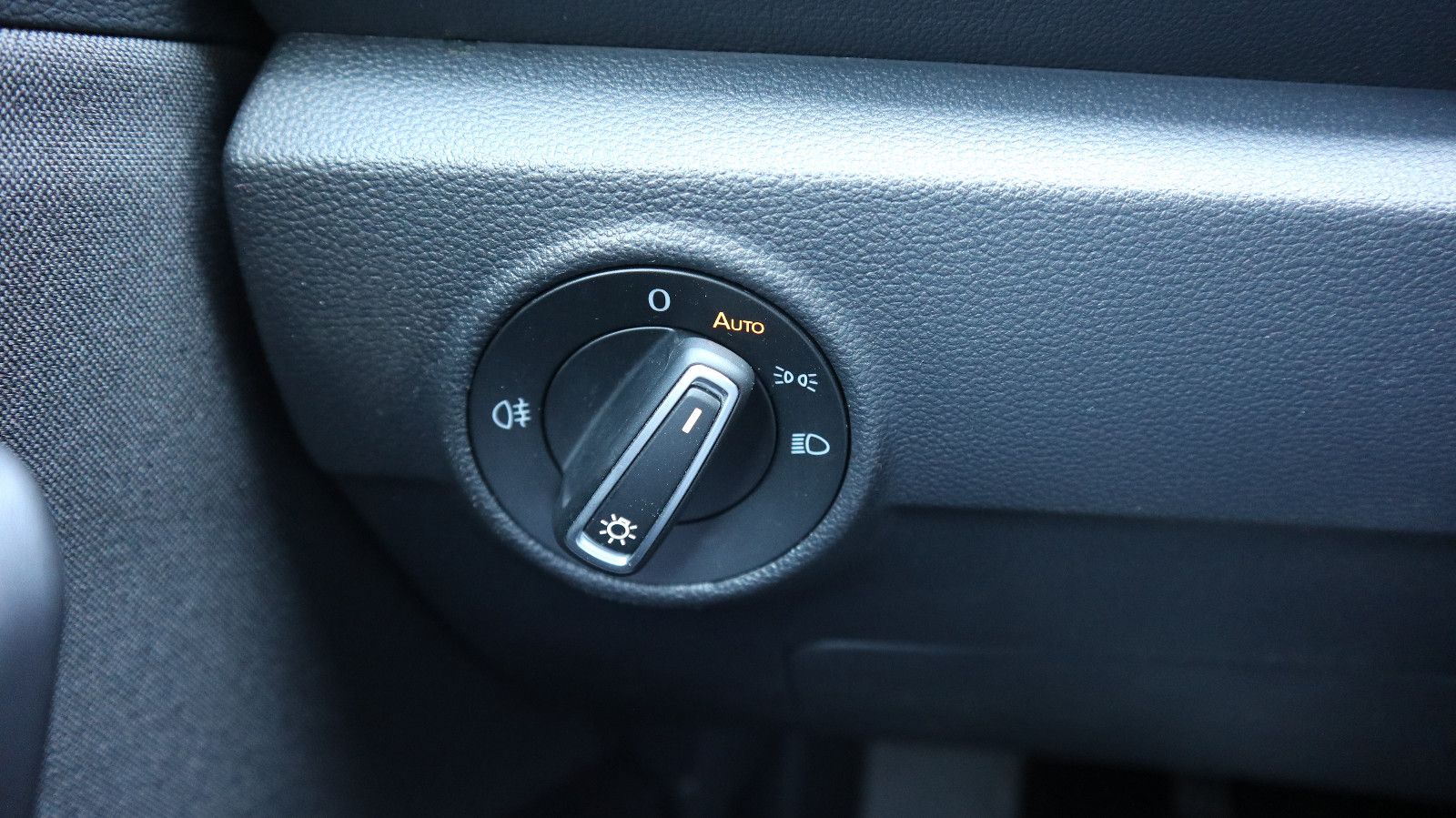 Volkswagen T-Roc Style 2.0 TDI - Samsaru's Car Outlet