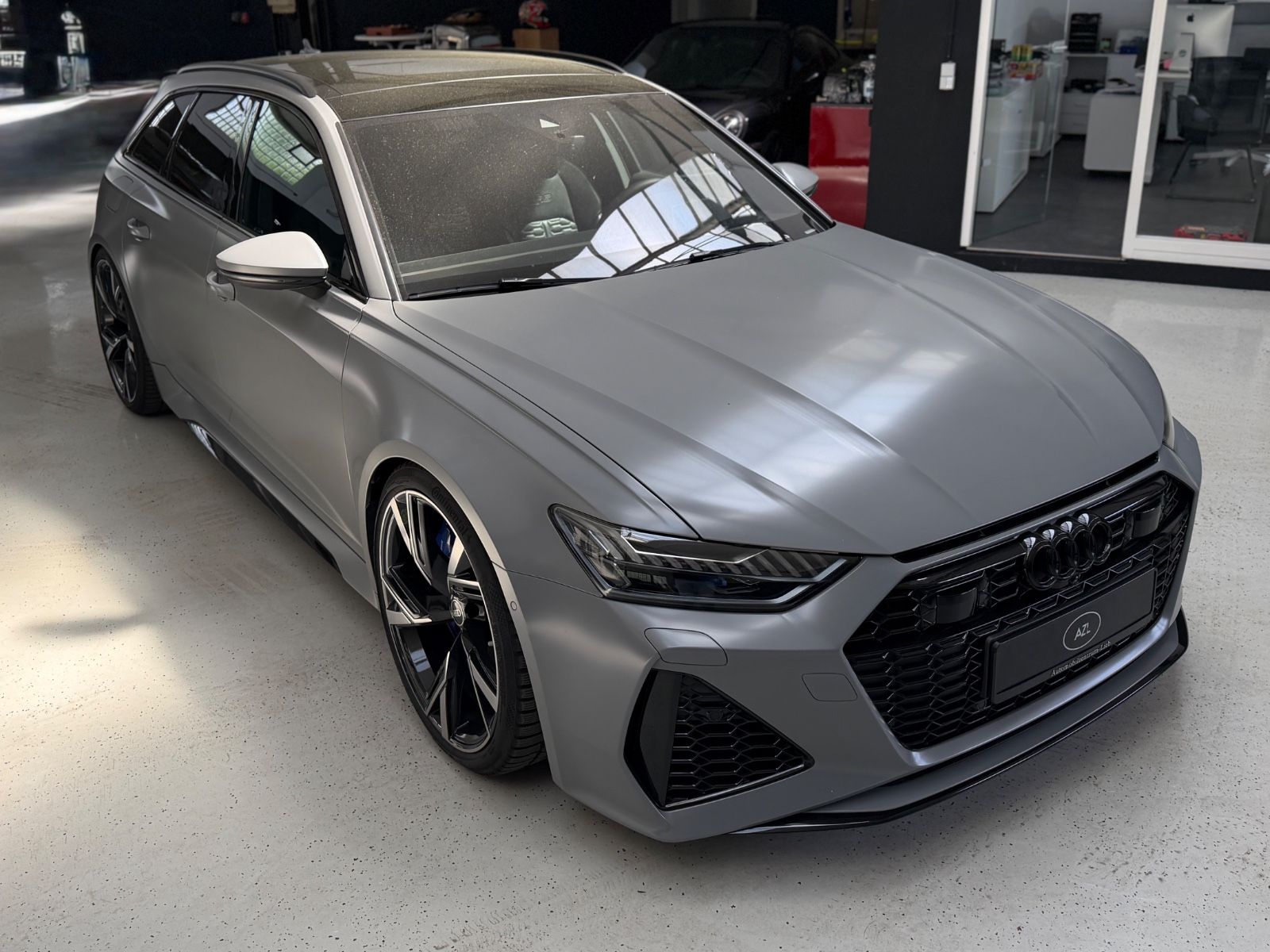 Audi RS6 Avant 4.0 TFSI/Quattro/Keramik/22Zoll/AHK