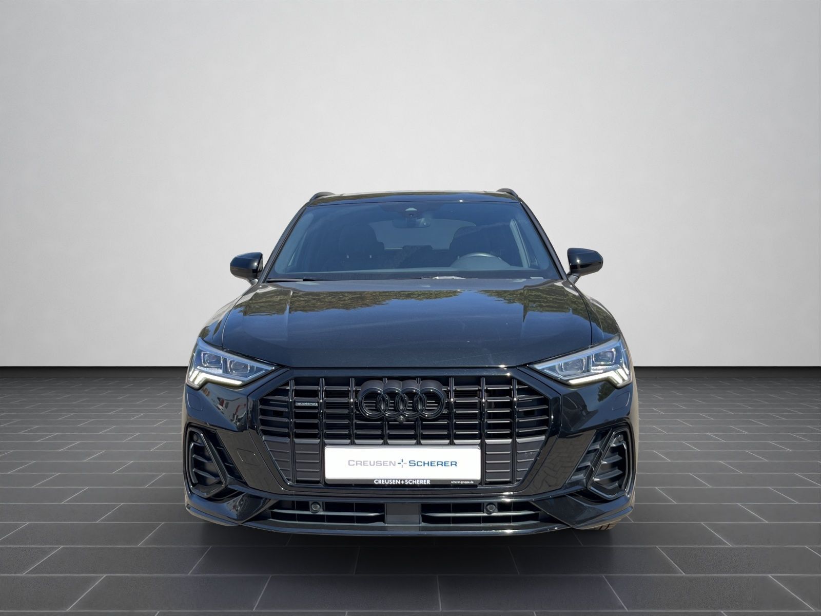 Audi Q3 40 TFSI S tronic S line - Samsaru's Car Outlet