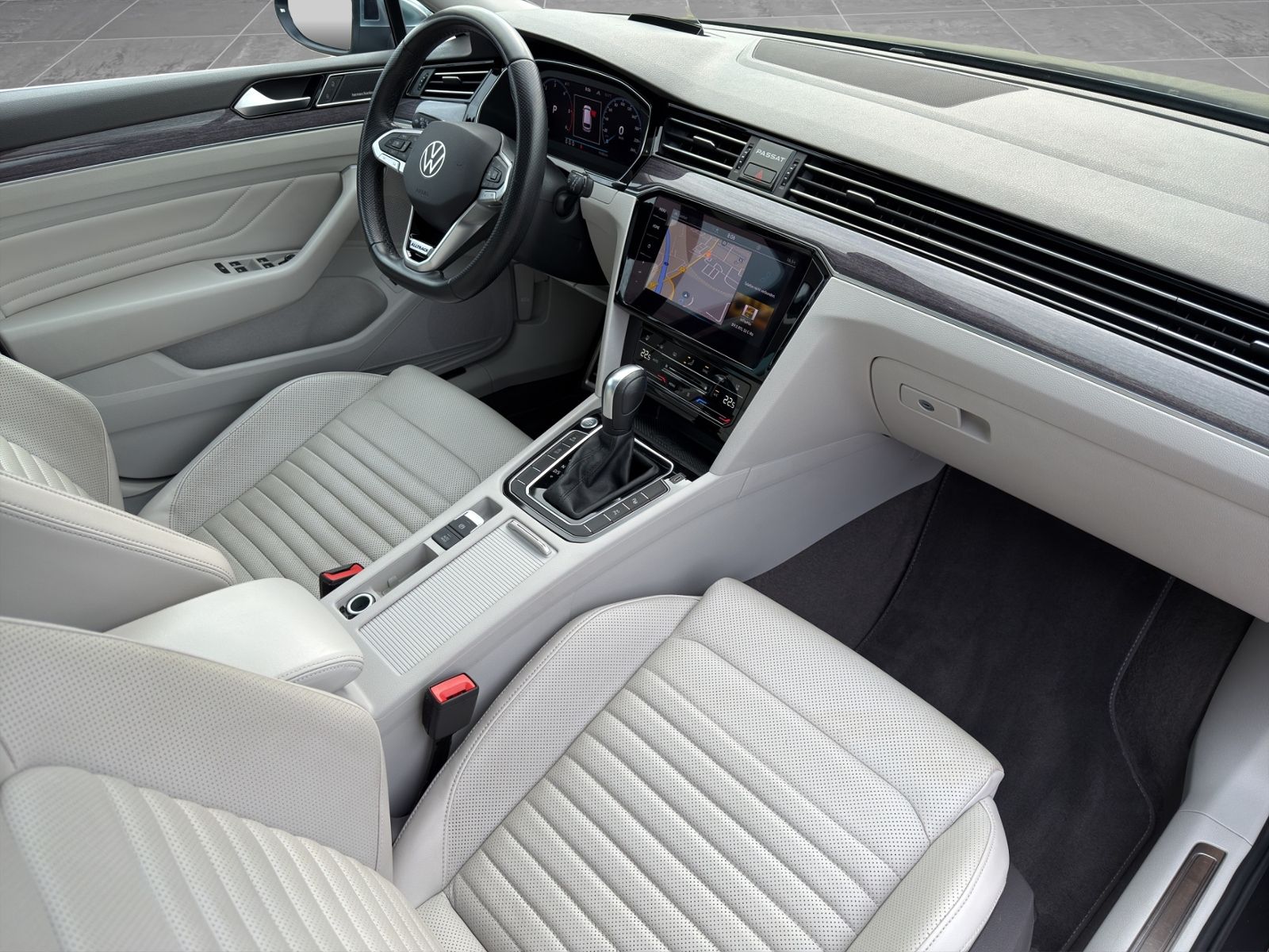 Volkswagen Passat Alltrack 2.0TDI 4M Matrix/AHK/StHz/Pano/H