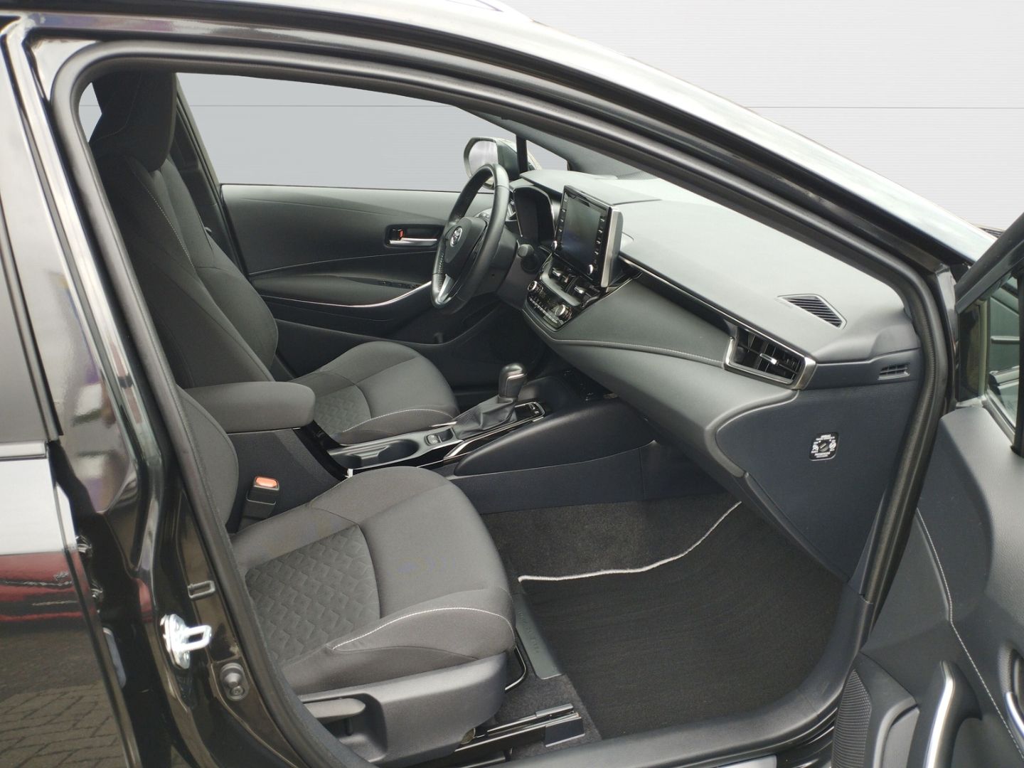 Toyota Corolla Touring Sports Hybrid Team D - Samsaru's Car Outlet