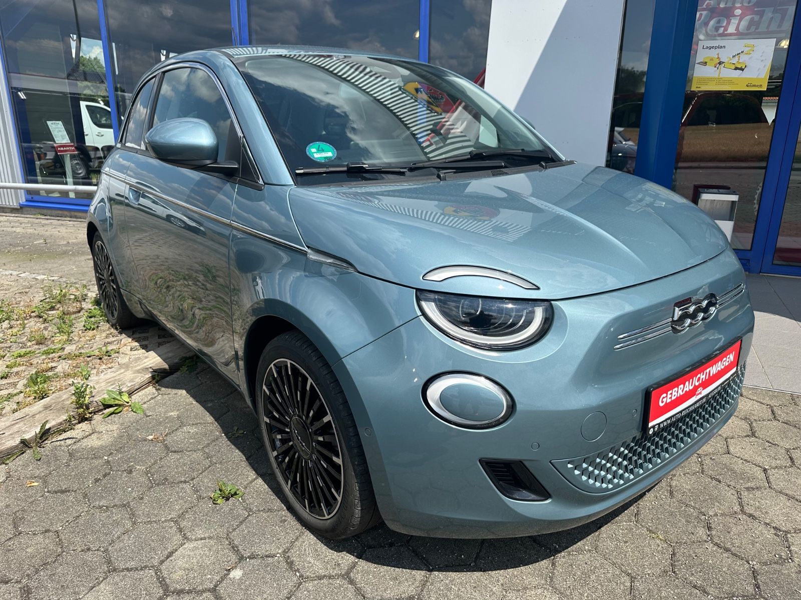 Fiat 500e 3+1 Icon Komfort - Samsaru's Car Outlet