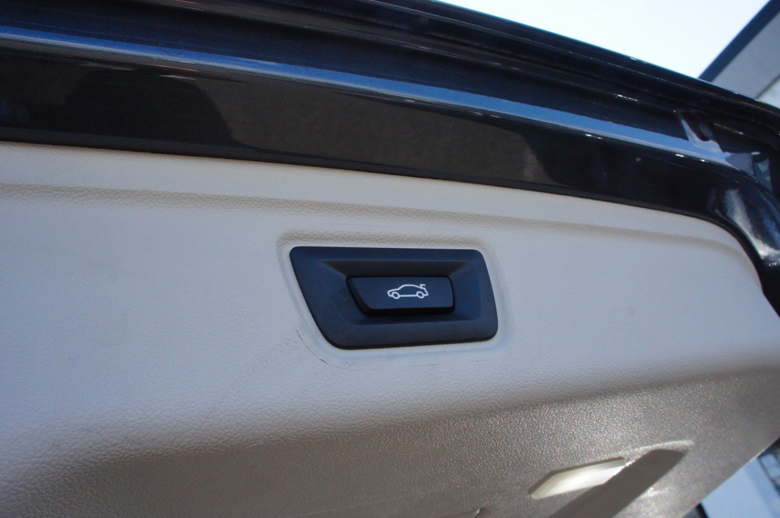 BMW 320d xDrive Advantage - Samsaru's Car Outlet